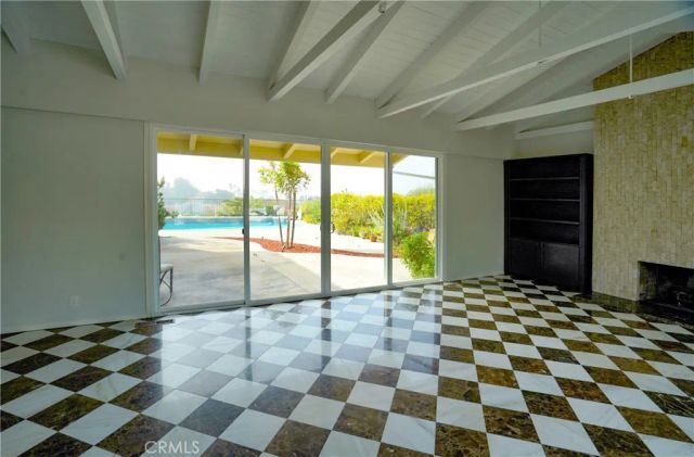 5226 Los Diegos Way, Los Angeles, CA 90027