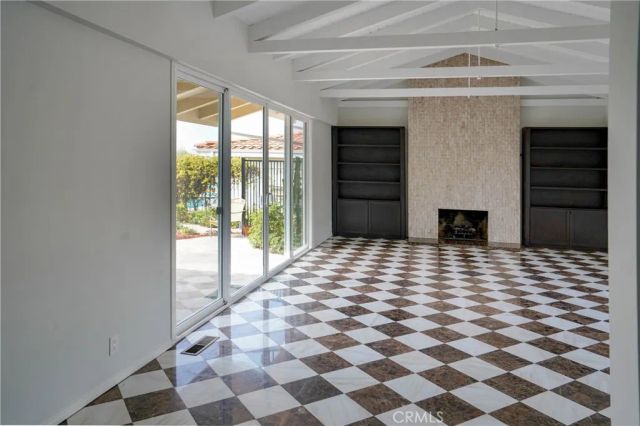 5226 Los Diegos Way, Los Angeles, CA 90027