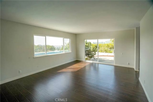 5226 Los Diegos Way, Los Angeles, CA 90027
