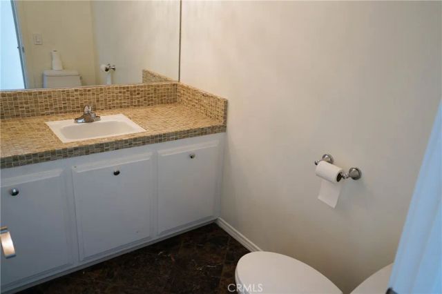 5226 Los Diegos Way, Los Angeles, CA 90027