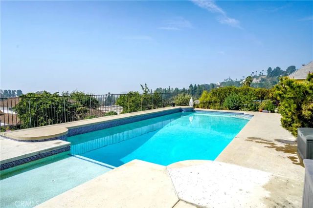 5226 Los Diegos Way, Los Angeles, CA 90027