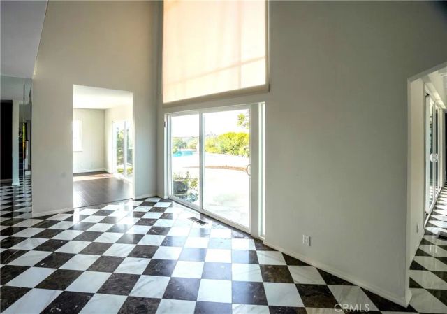 5226 Los Diegos Way, Los Angeles, CA 90027