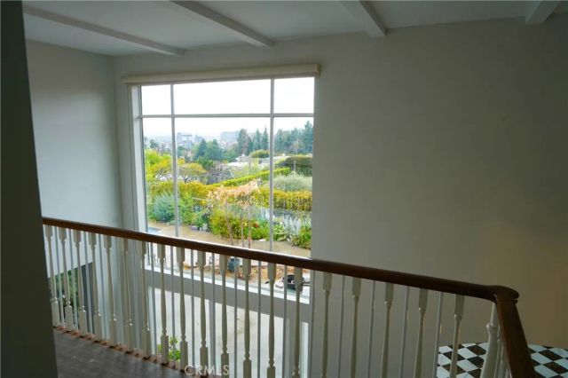 5226 Los Diegos Way, Los Angeles, CA 90027