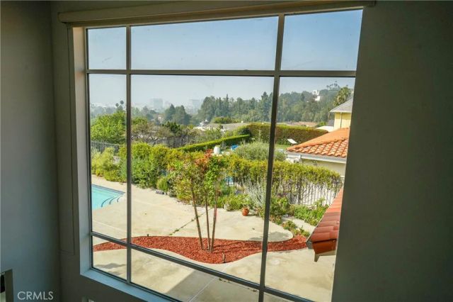 5226 Los Diegos Way, Los Angeles, CA 90027