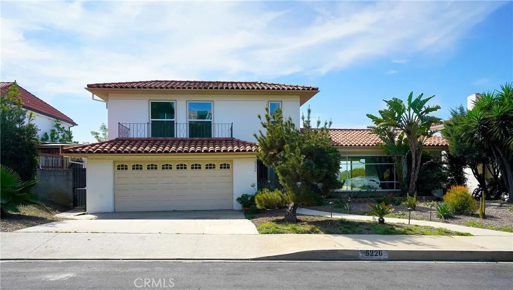 5226 Los Diegos Way, Los Angeles, CA 90027