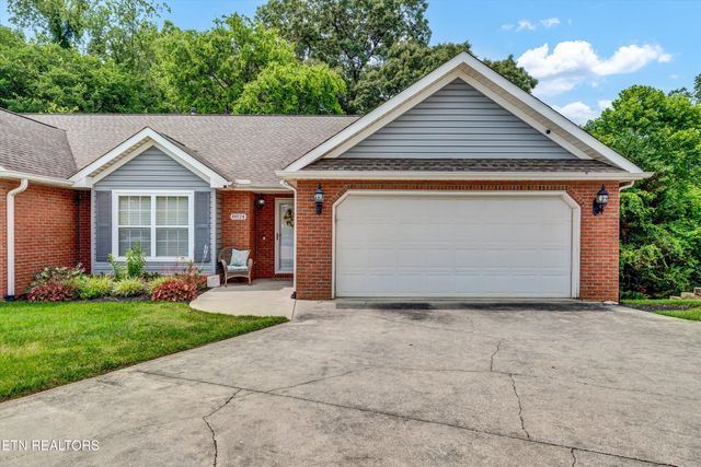8824 Carriage House Way, Knoxville, TN 37923