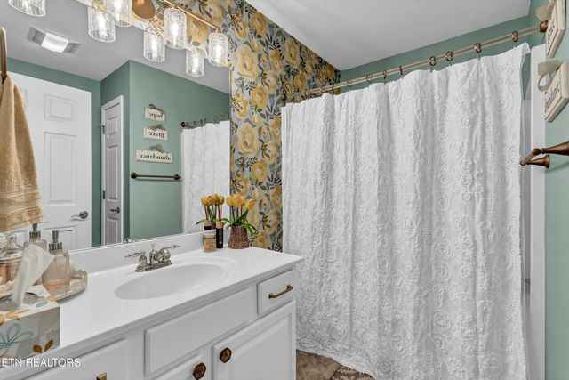 8824 Carriage House Way, Knoxville, TN 37923