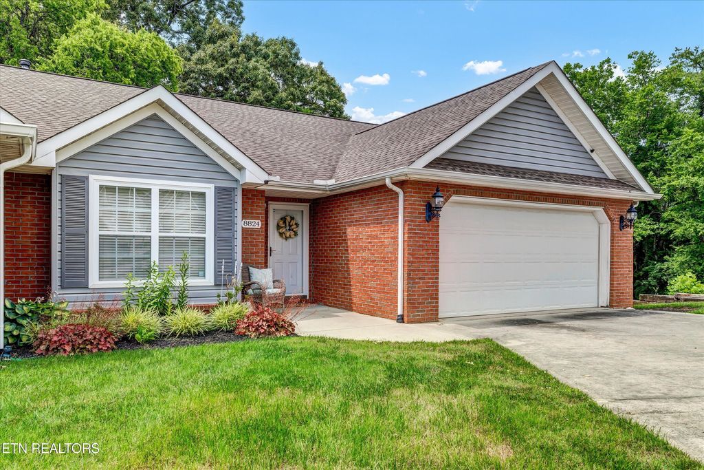 8824 Carriage House Way, Knoxville, TN 37923