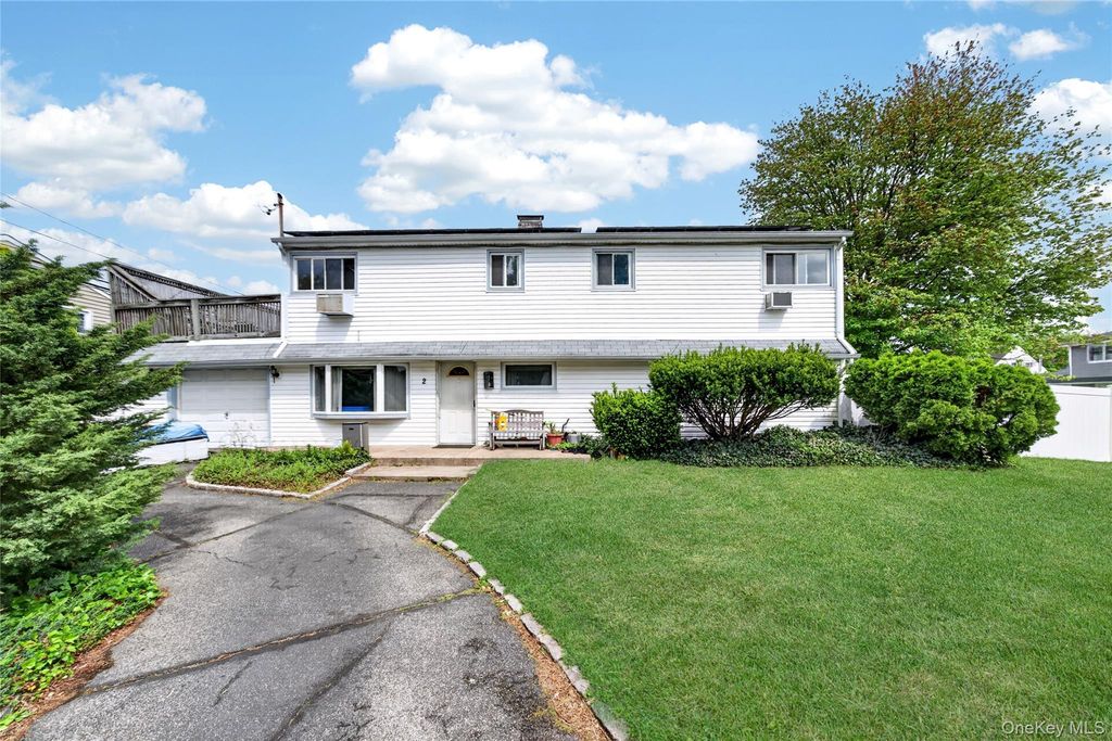 2 Dawn Lane, Hicksville, NY 11801 — exterior