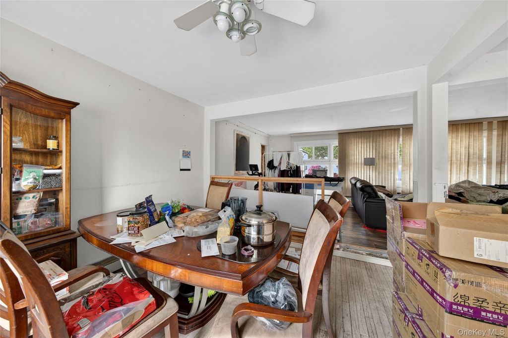 2 Dawn Lane, Hicksville, NY 11801 — photo 4
