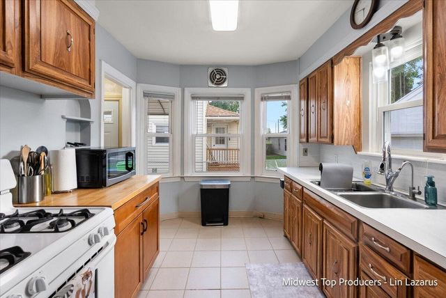 1945 Delwood Avenue, Wyoming, MI 49509
