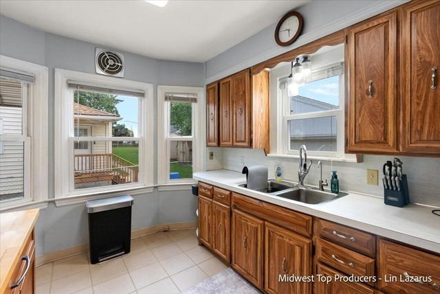 1945 Delwood Avenue, Wyoming, MI 49509