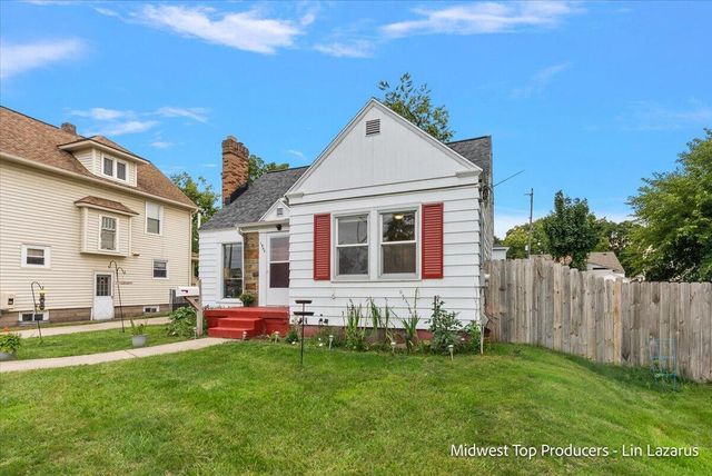 1945 Delwood Avenue, Wyoming, MI 49509