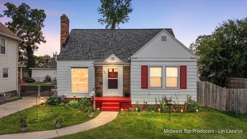 1945 Delwood Avenue, Wyoming, MI 49509