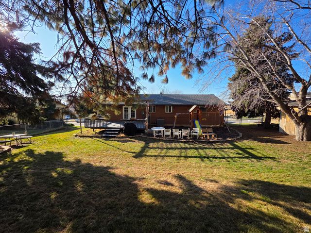 1366 COTTONWOOD DR, Centerville, UT 84014