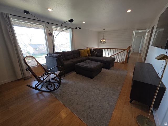 1366 COTTONWOOD DR, Centerville, UT 84014