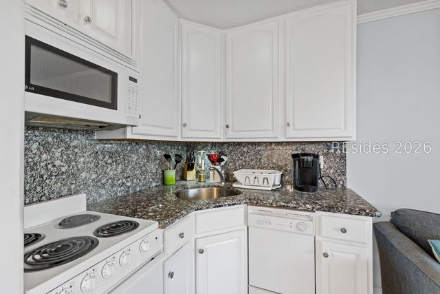 23 S Forest Beach Dr Apt 347, Hilton Head Island, SC 29928