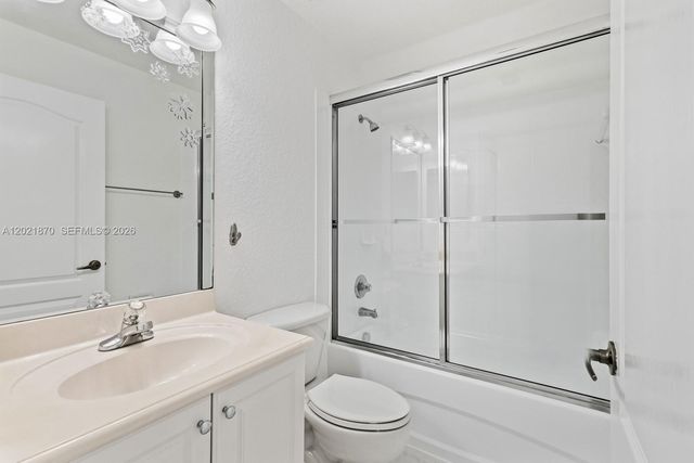 8610 NW 110th Ave, Doral, FL 33178