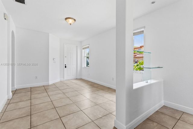 8610 NW 110th Ave, Doral, FL 33178