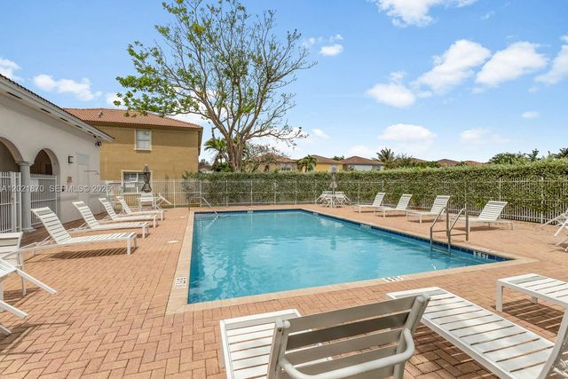 8610 NW 110th Ave, Doral, FL 33178
