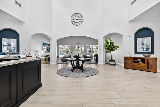 8610 NW 110th Ave, Doral, FL 33178