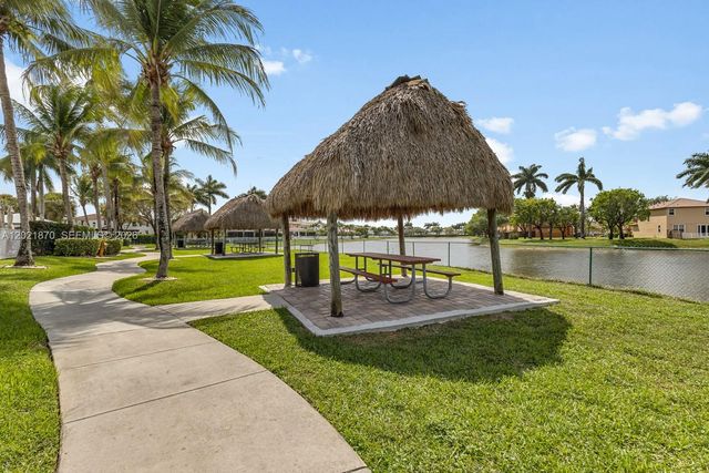 8610 NW 110th Ave, Doral, FL 33178