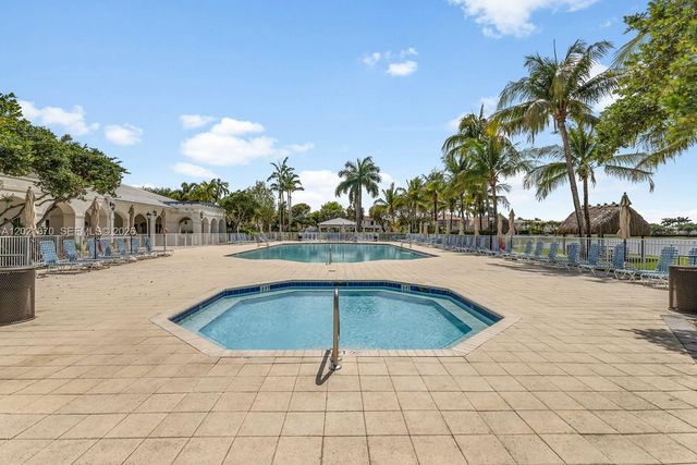 8610 NW 110th Ave, Doral, FL 33178