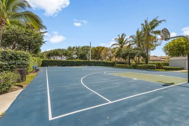 8610 NW 110th Ave, Doral, FL 33178