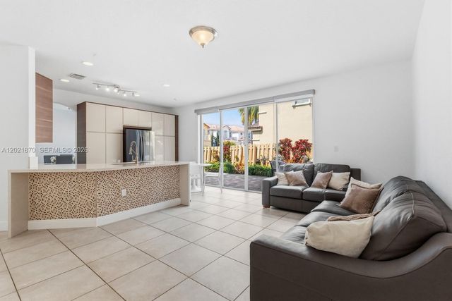 8610 NW 110th Ave, Doral, FL 33178