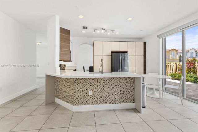 8610 NW 110th Ave, Doral, FL 33178