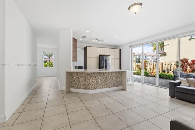 8610 NW 110th Ave, Doral, FL 33178