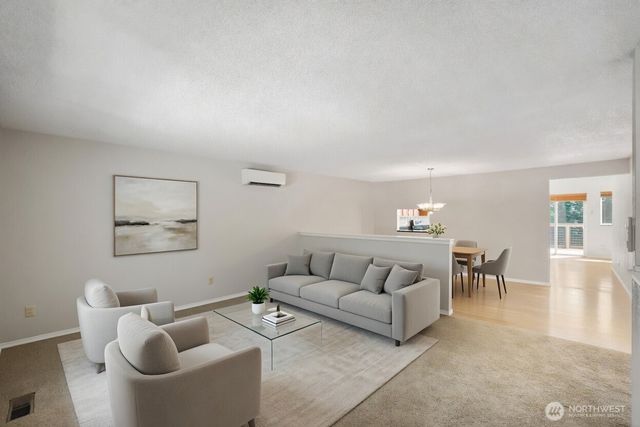 3203 NE 195th St, Lake Forest Park, WA 98155