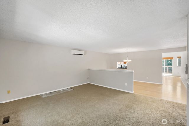 3203 NE 195th St, Lake Forest Park, WA 98155