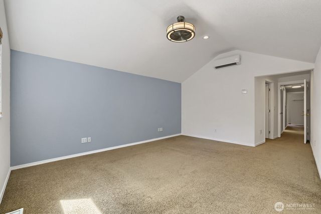 3203 NE 195th St, Lake Forest Park, WA 98155