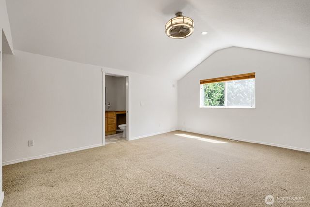 3203 NE 195th St, Lake Forest Park, WA 98155