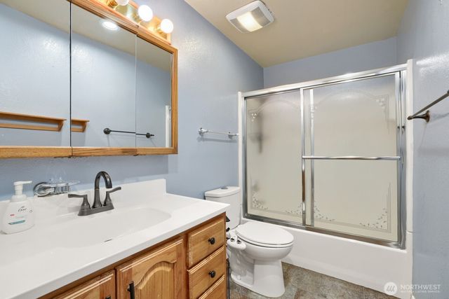 3203 NE 195th St, Lake Forest Park, WA 98155