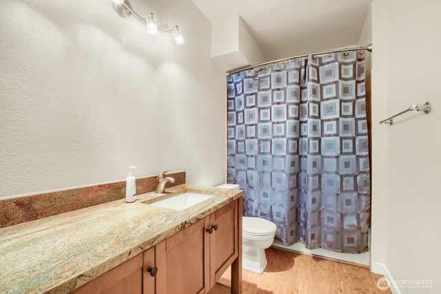 3203 NE 195th St, Lake Forest Park, WA 98155