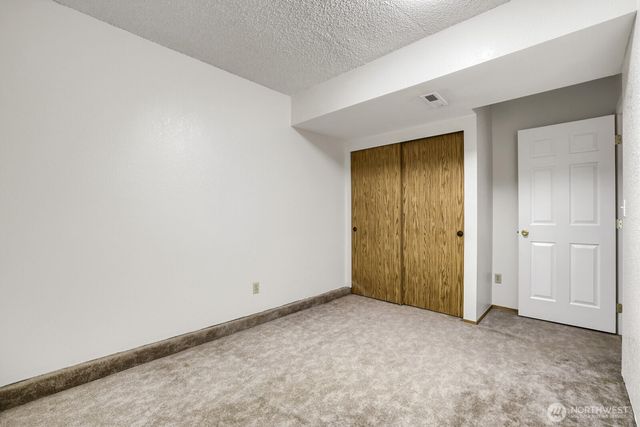 3203 NE 195th St, Lake Forest Park, WA 98155