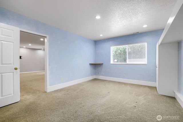 3203 NE 195th St, Lake Forest Park, WA 98155