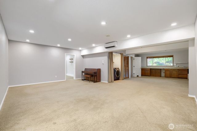 3203 NE 195th St, Lake Forest Park, WA 98155