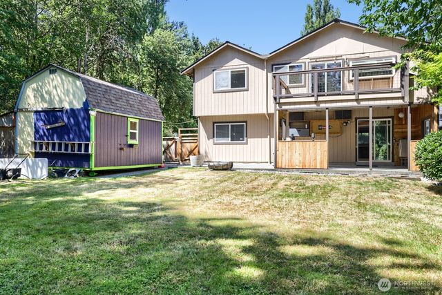 3203 NE 195th St, Lake Forest Park, WA 98155