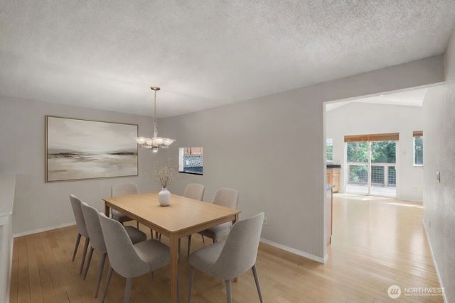 3203 NE 195th St, Lake Forest Park, WA 98155