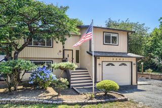3203 NE 195th St, Lake Forest Park, WA 98155