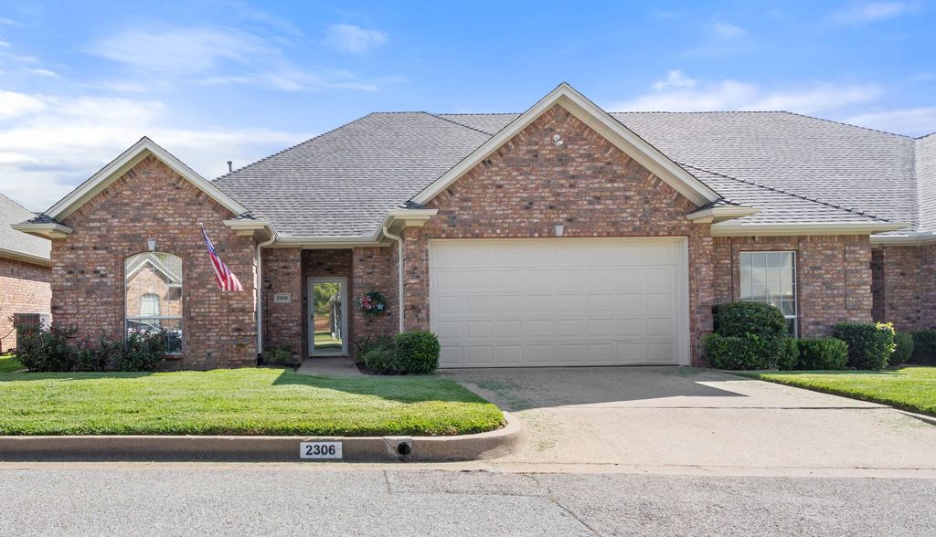 2306 Homestead Lane, Tyler, TX 75701