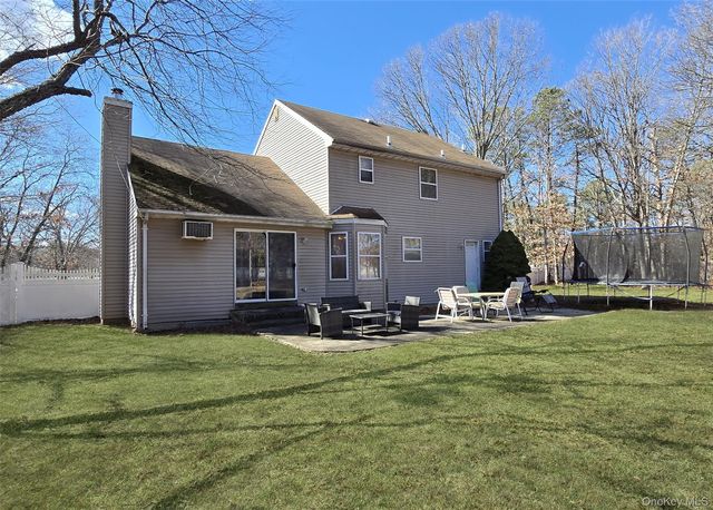 23 Shamrock Lane, Centereach, NY 11720