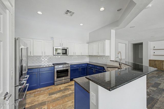 4916 W OLD WEST Trail, New River, AZ 85087