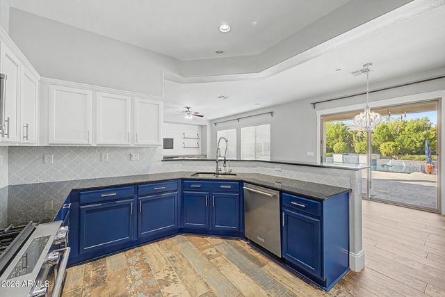 4916 W OLD WEST Trail, New River, AZ 85087