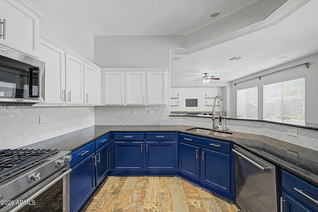 4916 W OLD WEST Trail, New River, AZ 85087