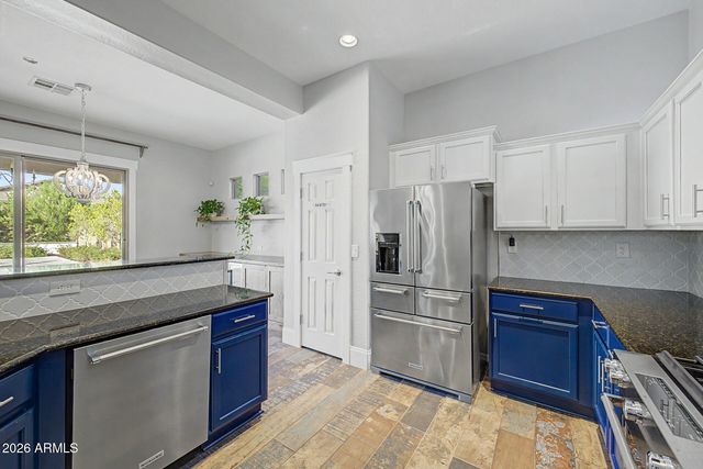 4916 W OLD WEST Trail, New River, AZ 85087