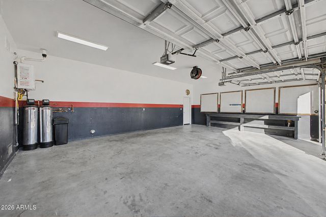 4916 W OLD WEST Trail, New River, AZ 85087